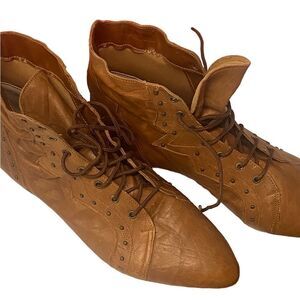 Hot Line Vintage Boots new in box size 8.5 perfect awesome style lace up